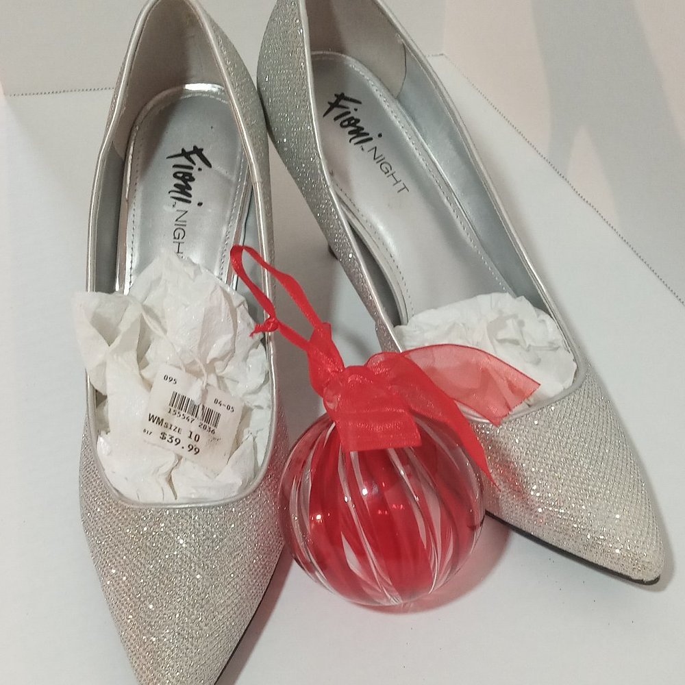 Fioni Night Glitter Pumps Dress Shoes New Never Worn